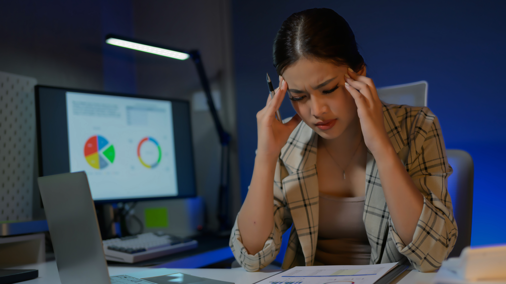 Lean IT and finance teams struggling to maintain governance and oversight across growing technology environments
Visual representation of governance strain experienced by lean IT and finance teams as technology environments expand faster than oversight capacity.